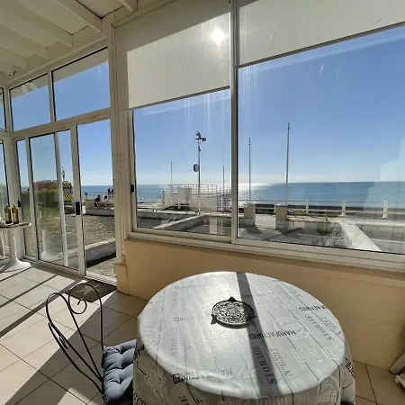 Duplex De Charme En Front De Mer Avec Veranda - Fr-1-361-32 * Bouillon