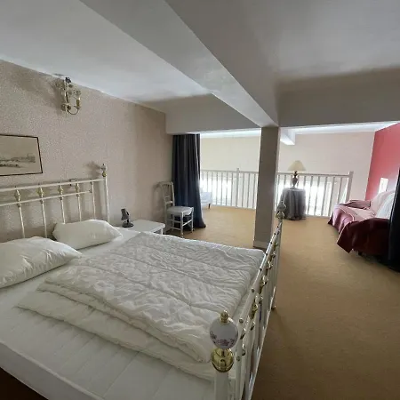 Duplex De Charme En Front De Avec Veranda - Fr-1-361-32 Apartment Bouillon