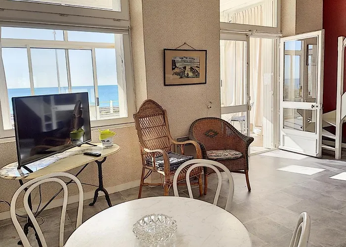 Duplex De Charme En Front De Mer Avec Veranda - Fr-1-361-32