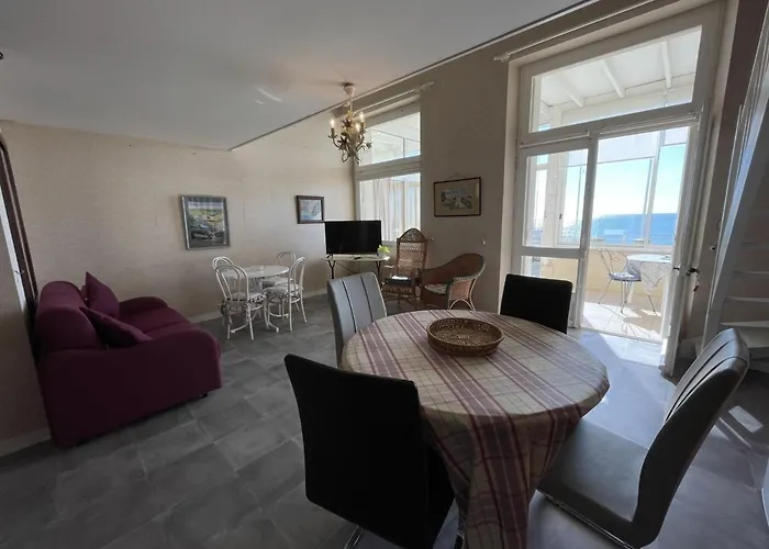 Apartment Duplex De Charme En Front De Mer Avec Veranda - Fr-1-361-32 Bouillon